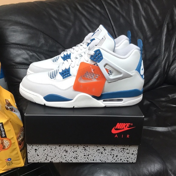 2024 Air Jordan 4 Retro “Military Blue” - Picture 2 of 16